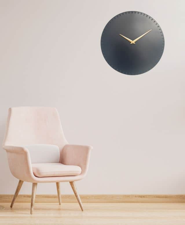 Wall-Mounted Plate Clock