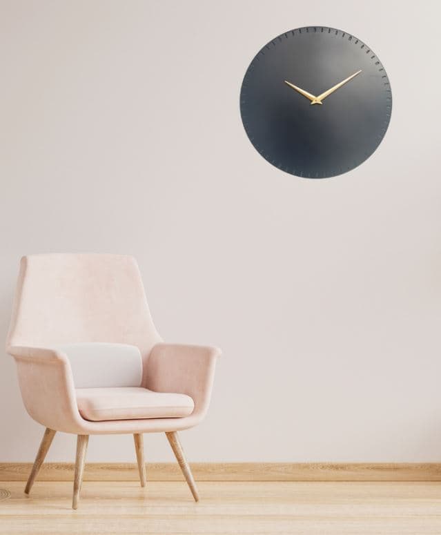 Wall-Mounted Plate Clock
