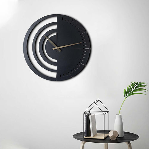 MINIMALISTIC CIRCULAR LUXURIOUS RAVEN WALL CLOCK