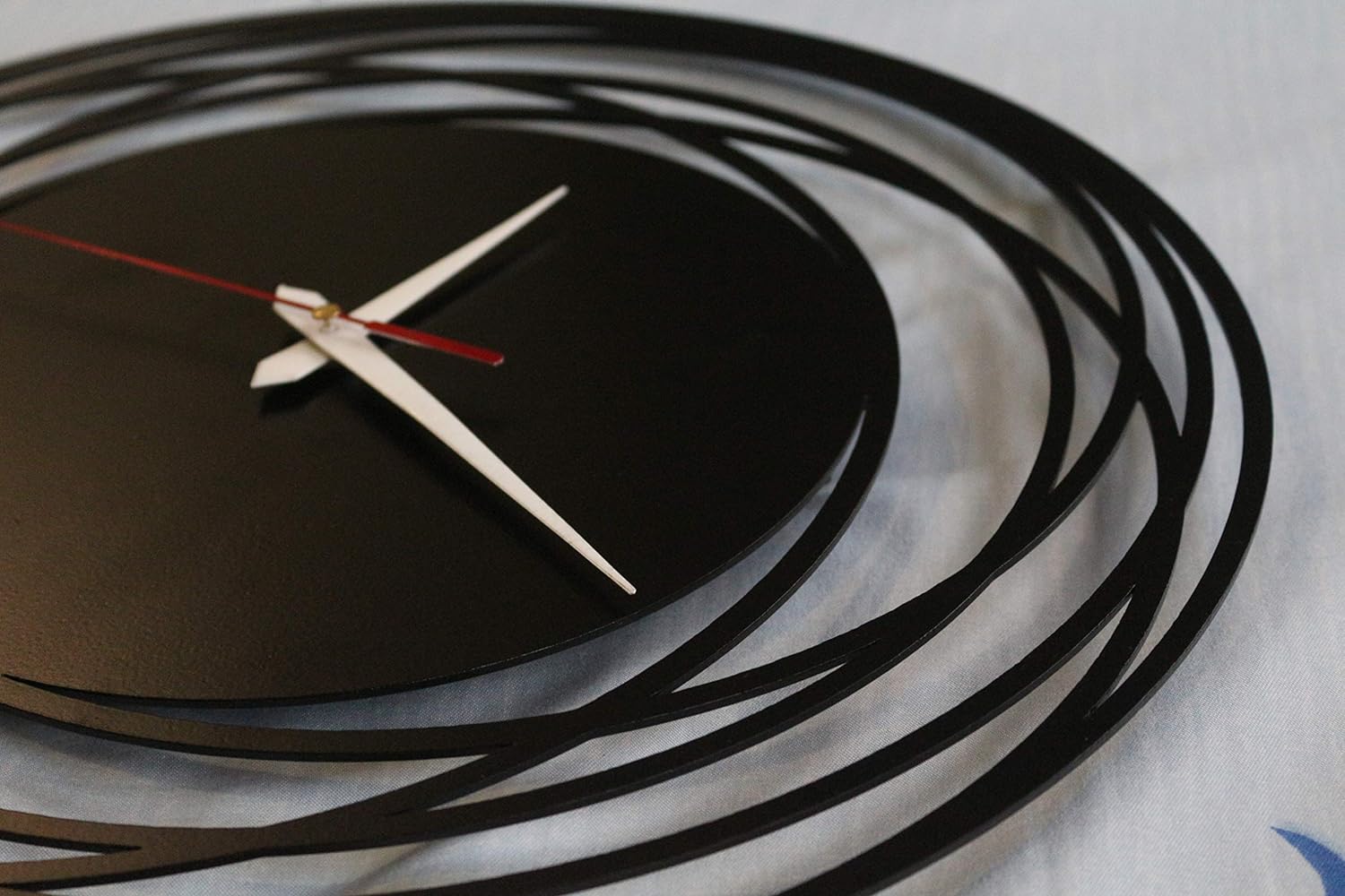 UNIQUE METAL WALL CLOCK